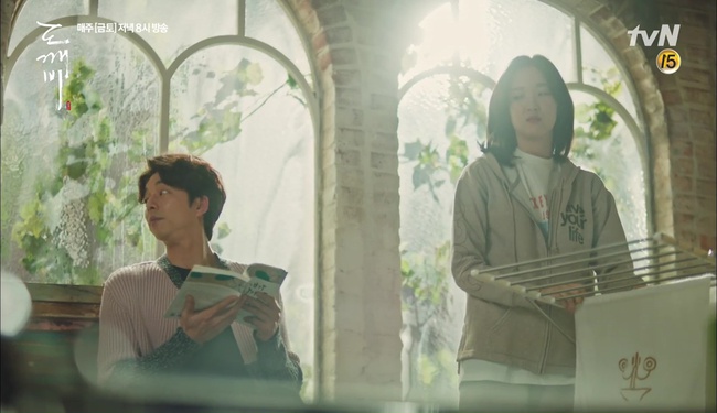 “Goblin”: Xuất hiện người thứ ba giữa cặp đôi yêu tinh Gong Yoo và cô nàng Kim Go Eun - Ảnh 23.