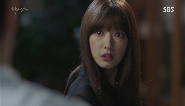 “Doctors”: Kim Rae Won có thật sự cho Park Shin Hye ăn roi mây? - Ảnh 27.