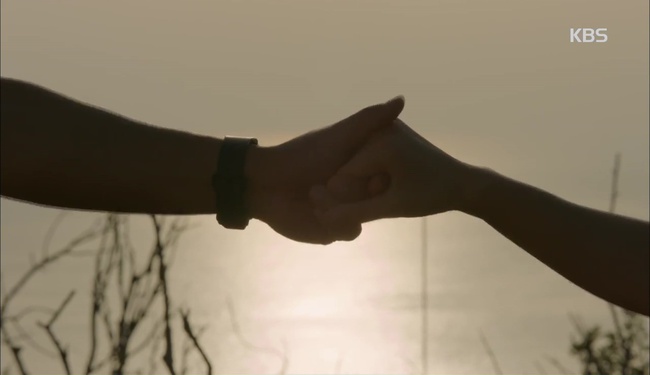 &ldquo;Hậu Duệ Mặt Trời&rdquo;: Đừng sợ! Song Joong Ki d&ugrave; b&ecirc; bết m&aacute;u vẫn sẽ ổn cả th&ocirc;i! - Ảnh 25.
