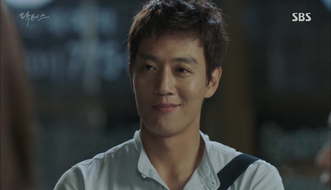 “Doctors”: Kim Rae Won có thật sự cho Park Shin Hye ăn roi mây? - Ảnh 28.