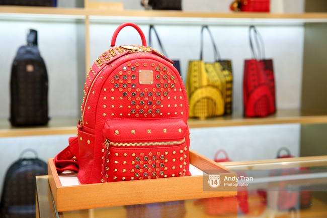 Giới trẻ Việt lại sướng rơn khi MCM đ&atilde; c&oacute; store ch&iacute;nh thức ở Việt Nam - Ảnh 6.