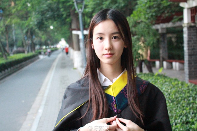 Loạt ảnh những nữ thần giảng đường Trung Quốc xinh như mơ trong ngày tốt nghiệp - Ảnh 1.