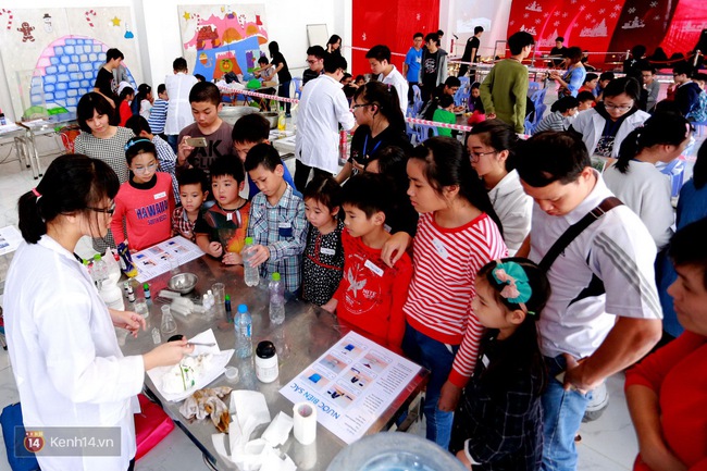 Học sinh trường Ams tổ chức triển lãm khoa học và sáng tạo cho các em nhỏ - Ảnh 13.