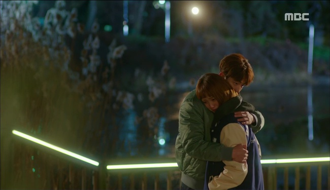 Ti&ecirc;n Nữ Cử Tạ: Sau tất cả, Lee Sung Kyung bật kh&oacute;c nức nở tr&ecirc;n vai Nam Joo Hyuk - Ảnh 1.
