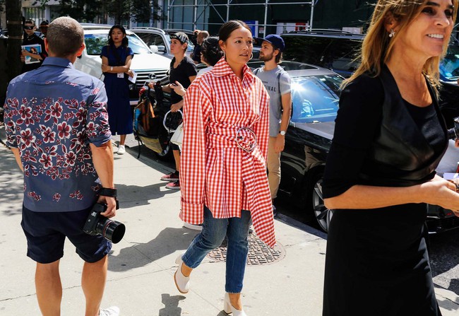 Phong c&aacute;ch ph&oacute;ng kho&aacute;ng, thực tế ăn s&acirc;u v&agrave;o m&aacute;u giới mộ điệu thời trang tại NYFW - Ảnh 26.