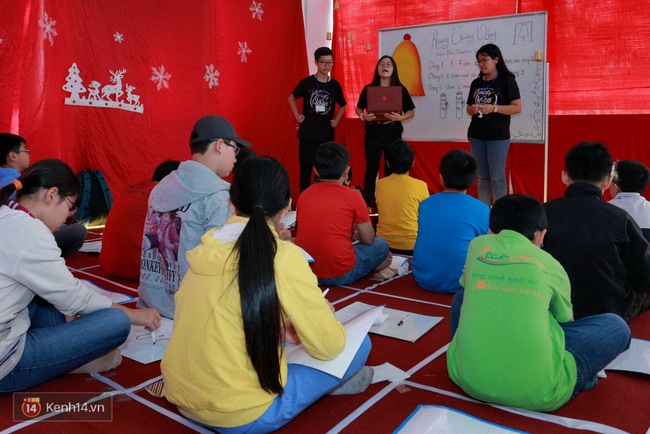 Học sinh trường Ams tổ chức triển lãm khoa học và sáng tạo cho các em nhỏ - Ảnh 9.