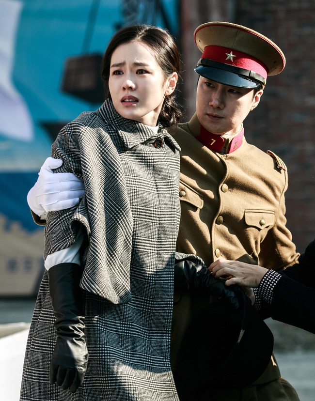 Bae Doo Na trở lại, Soo Ae tỏa sáng trong bữa tiệc điện ảnh Hàn tháng 8 - Ảnh 5.