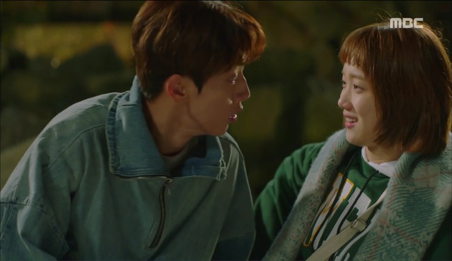 “Tiên Nữ Cử Tạ”: Ngỡ được Lee Sung Kyung hôn, Nam Joo Hyuk đưa mặt hưởng thụ và nhận cái kết bất ngờ - Ảnh 5.