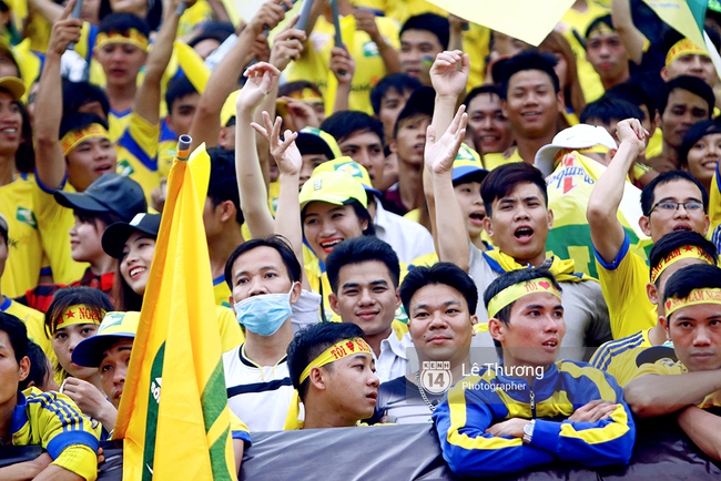 D&agrave;n hot girl SLNA đốt ch&aacute;y kh&aacute;n đ&agrave;i s&acirc;n Thống Nhất - Ảnh 3.