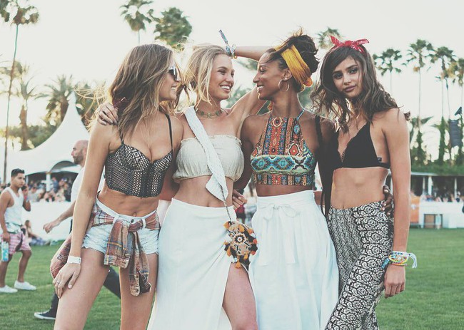 Mê mẩn ngắm style lễ hội sexy khó cưỡng tại Coachella 2016 - Ảnh 1.