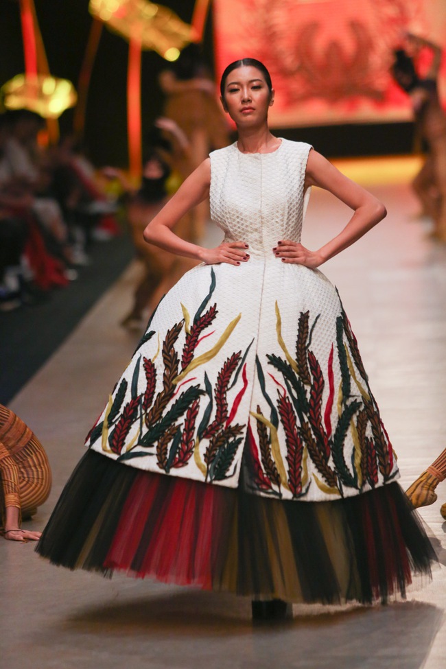 Cơ hội gi&agrave;nh giải thưởng 200 triệu v&agrave; tham dự VIFW Thu/Đ&ocirc;ng 2016 cho c&aacute;c NTK t&agrave;i năng - Ảnh 1.