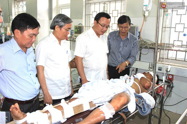 Vụ tai nạn thảm khốc ở Quảng Ng&atilde;i: Xe d&ugrave; chạy lấn l&agrave;n, sớm khởi tố vụ &aacute;n - Ảnh 1.