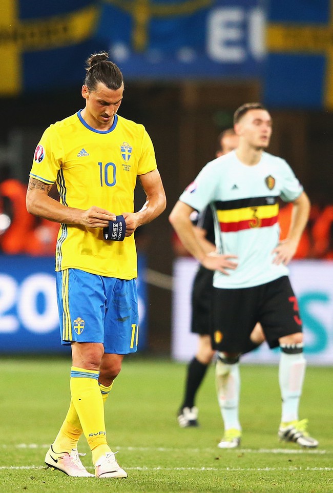 Zlatan Ibrahimovic - Kẻ lữ h&agrave;nh c&ocirc; đơn - Ảnh 1.