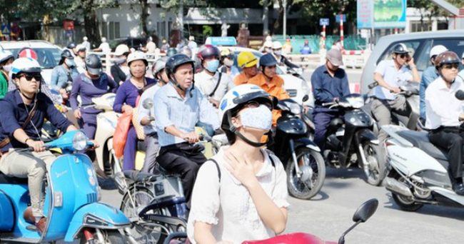 Nắng nóng dữ dội khắp miền Bắc, Hà Nội lên đến hơn 38 độ C - Ảnh 1.