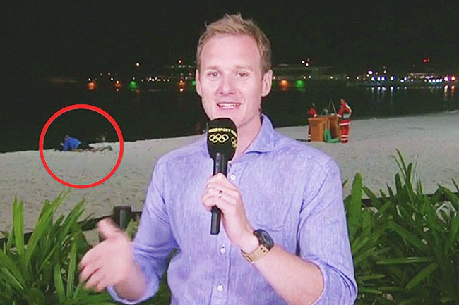 Cặp đ&ocirc;i m&acirc;y mưa tr&ecirc;n biển v&ocirc; t&igrave;nh l&ecirc;n s&oacute;ng trực tiếp của k&ecirc;nh thể thao Olympic - Ảnh 1.