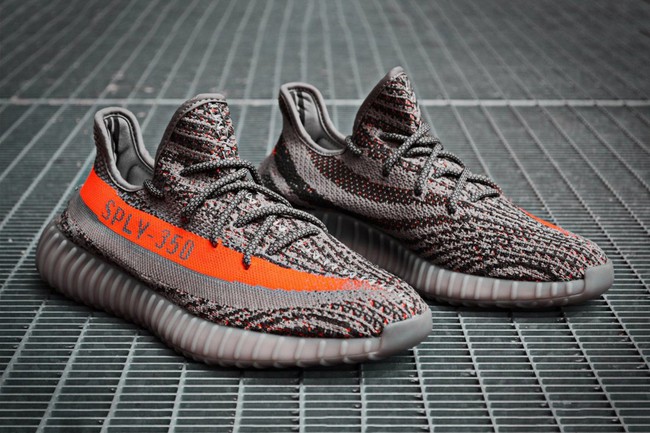 Giới trẻ mê sneaker lại rần rần vì Yeezy Boost 350 V2 sẽ chính thức được bán tại Việt Nam vào 24/9 tới - Ảnh 2.