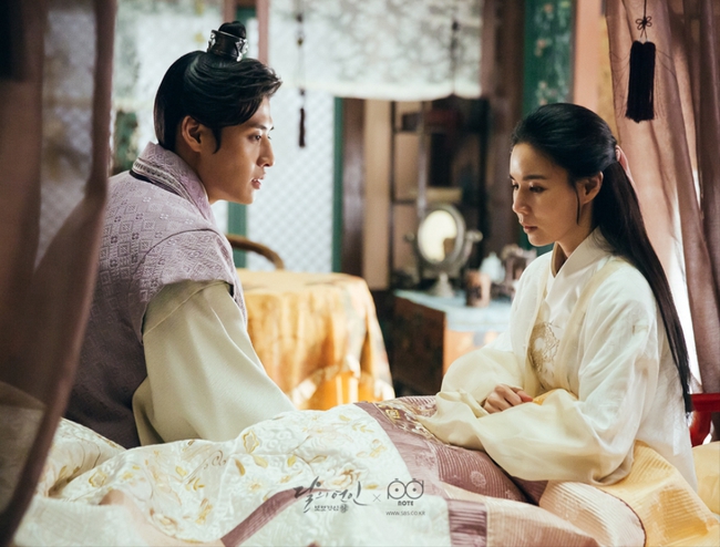 Ngoài Lee Jun Ki và IU, còn 5 mối tình cảm động trong Moon Lovers - Ảnh 1.