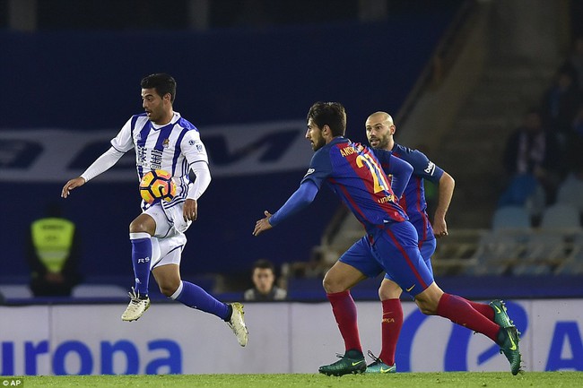 Messi ghi bàn giải cứu, Barca vẫn kém Real Madrid tới 6 điểm - Ảnh 3.