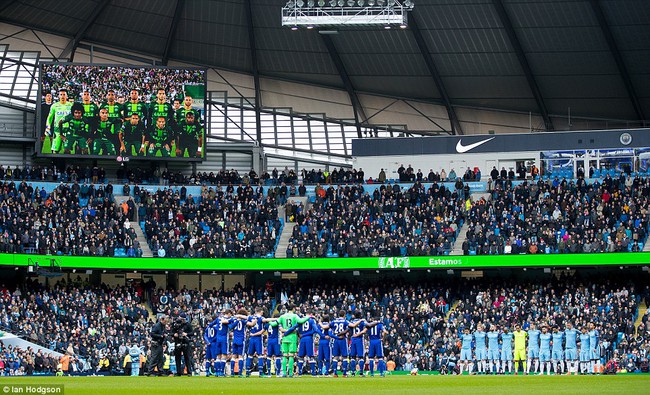 Thua đau trên sân nhà, Man City còn bị đuổi 2 người - Ảnh 3.