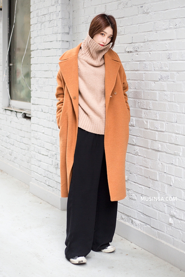 Giới trẻ thế giới sẵn s&agrave;ng đ&oacute;n năm mới với street style chẳng lồng lộn m&agrave; vẫn đẹp rụng rời - Ảnh 2.