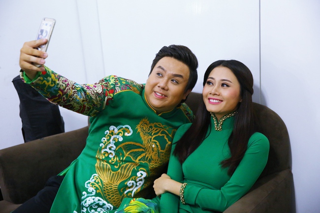 Xuất hiện bản sao Sơn T&ugrave;ng M-TP h&aacute;t vọng cổ Anh cứ đi đi - Ảnh 5.