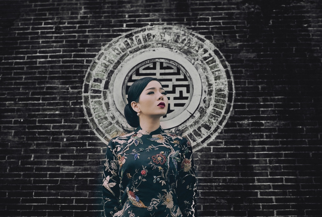 Lệ Quyên hoá gái Huế dịu dàng trong album nhạc Lam Phương - Ảnh 3.