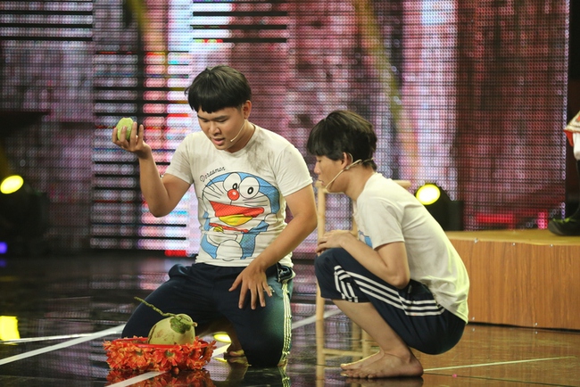 Cười xuyên Việt: Thí sinh bị chấn chỉnh vì cãi lời HLV, tự ý sửa kịch bản - Ảnh 5.