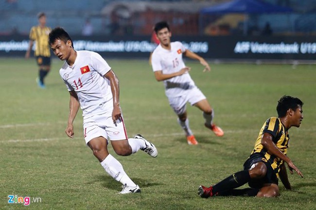 U19 Việt Nam vào bán kết với ngôi nhất bảng sau chiến thắng thuyết phục U19 Malaysia - Ảnh 3.