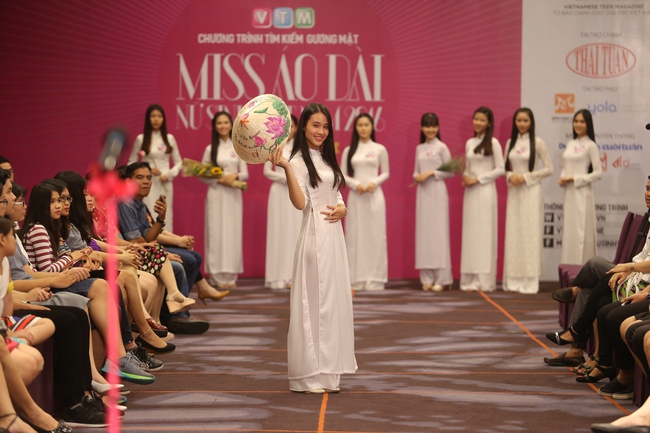 20 nữ sinh xinh đẹp này sẽ tranh tài trở thành Miss Áo Dài Nữ Sinh VN 2016 - Ảnh 10.