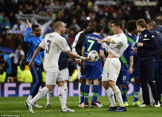 Ronaldo lập hat-trick, Real Madrid ngược dòng kỳ diệu vào bán kết Champions League - Ảnh 10.