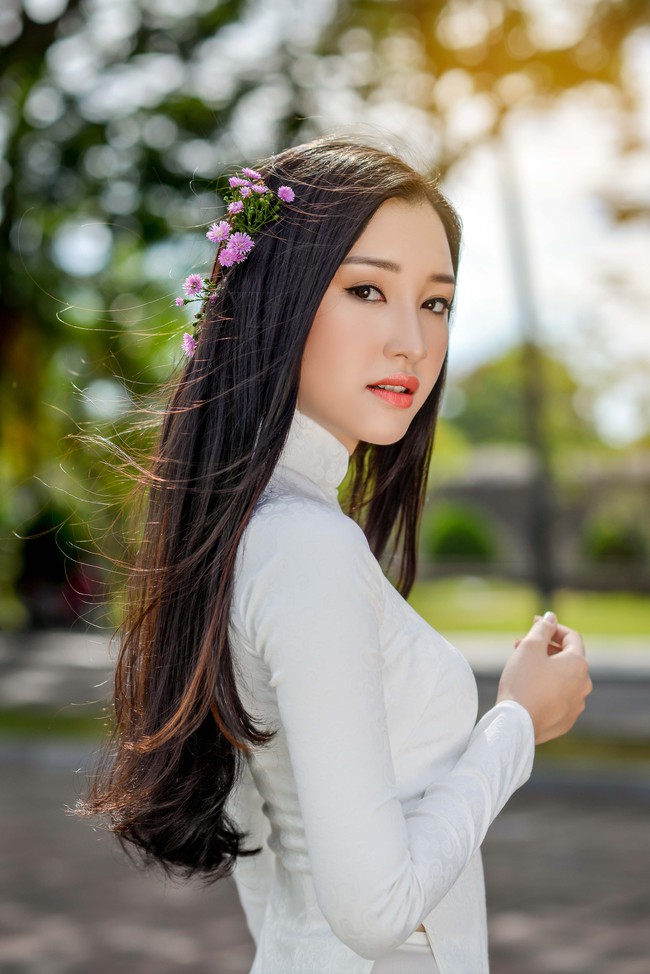 Hoa hậu Việt Nam 2016: Lại ngất ngây với người đẹp Huế - Ngọc Trân trong tà Áo dài trắng - Ảnh 10.