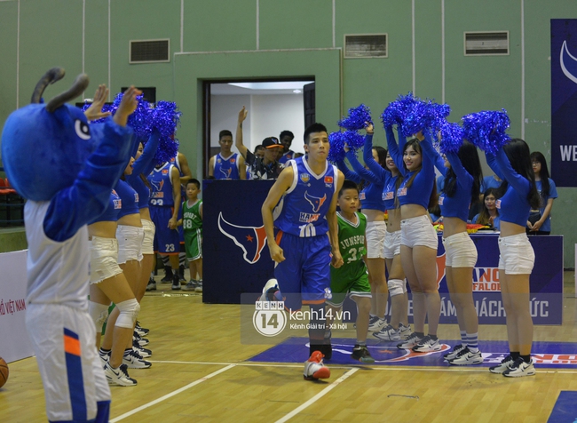 Khai mạc VBA 2016: Nhiệt, bất ngờ v&agrave; kh&ocirc;ng thiếu những b&oacute;ng hồng! - Ảnh 8.