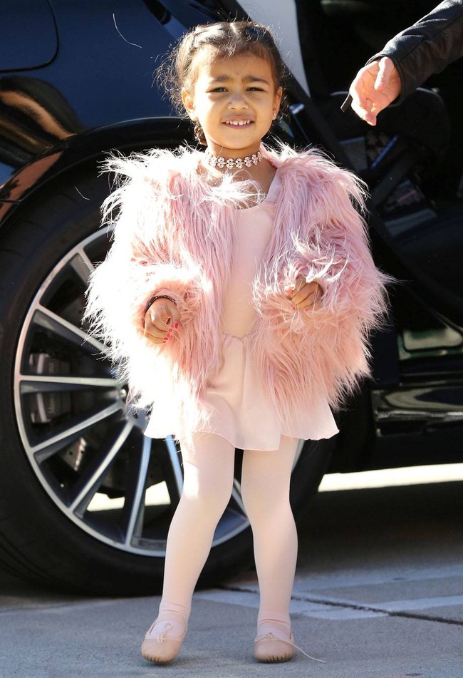 Kh&ocirc;ng phải ng&ocirc;i sao n&agrave;o m&agrave; c&ocirc; con g&aacute;i 4 tuổi của Beyonc&eacute; mới l&agrave; người diện bộ đồ đắt nhất đến VMAs - Ảnh 10.