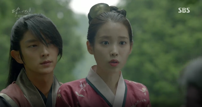 Moon Lovers: Anh Tư Lee Jun Ki xấu số, uống phải tr&agrave; hạ độc từ ch&iacute;nh mẹ m&igrave;nh - Ảnh 9.
