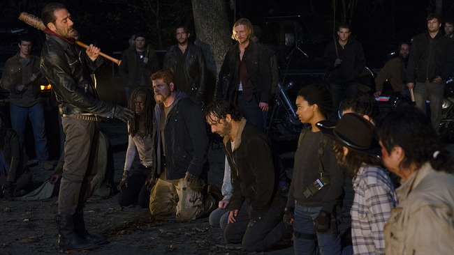 The Walking Dead m&ugrave;a thứ 7: Ch&agrave;o mừng đến với thế giới mới! - Ảnh 9.