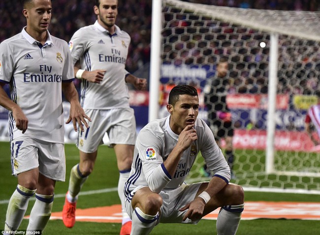 Ronaldo lập hat-trick, Real Madrid đánh sập pháo đài Vicente Calderon - Ảnh 11.