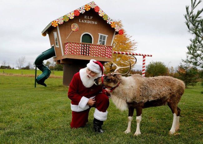 Bên trong trường đào tạo ông già Noel trước mùa Giáng sinh - Ảnh 19.