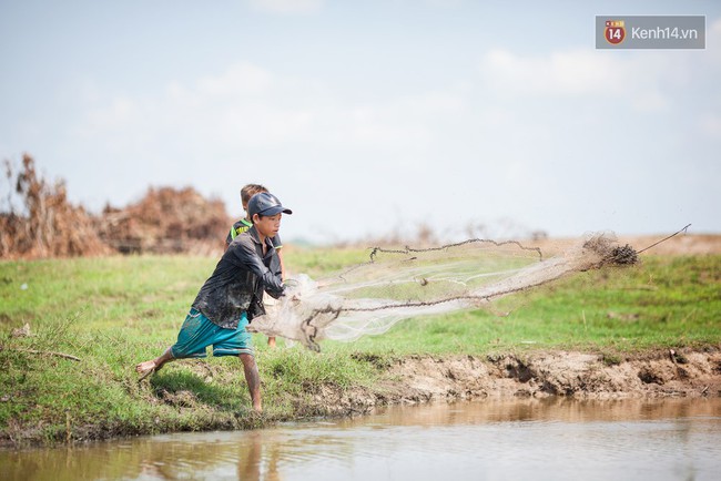 Có một ngôi làng ở biên giới Tây Ninh, nơi những đứa trẻ không được thừa nhận - Ảnh 8.