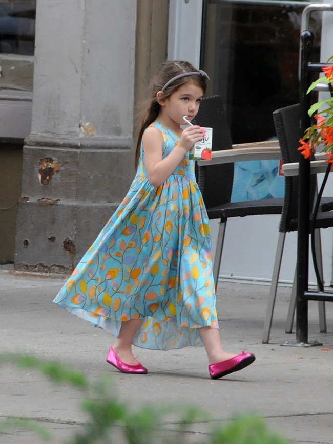 Suri Cruise - Thiên thần nhí một thời ngày càng luộm thuộm và mất vẻ đáng yêu - Ảnh 12.