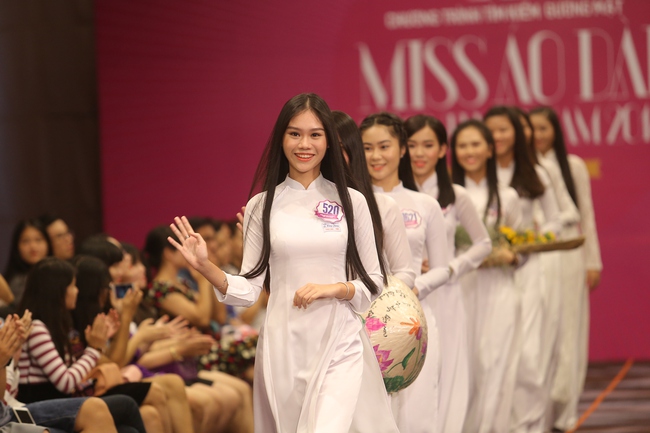20 nữ sinh xinh đẹp n&agrave;y sẽ tranh t&agrave;i trở th&agrave;nh Miss &Aacute;o D&agrave;i Nữ Sinh VN 2016 - Ảnh 11.
