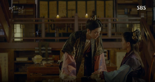 Moon Lovers: &ldquo;Mười&rdquo; Baekhyun su&yacute;t toi mạng dưới tay&hellip; bố vợ - Ảnh 22.