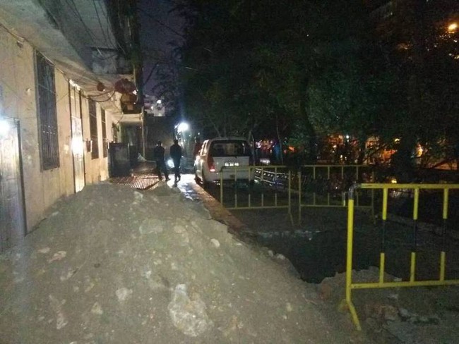 Trung Quốc: Nổ khu dân cư, 3 người bắn từ tầng 14 xuống đất chết thảm - Ảnh 11.