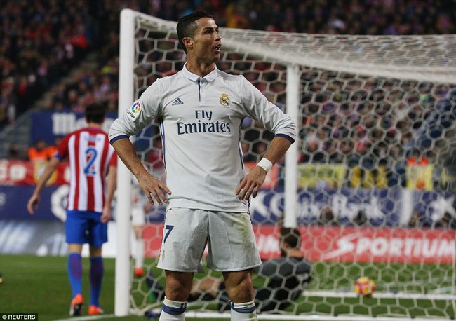 Ronaldo lập hat-trick, Real Madrid đánh sập pháo đài Vicente Calderon - Ảnh 12.