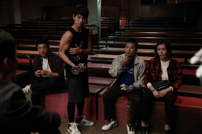 Điện ảnh Hàn tháng 12: Sân khấu của Kim Woo Bin và Kang Dong Won? - Ảnh 16.
