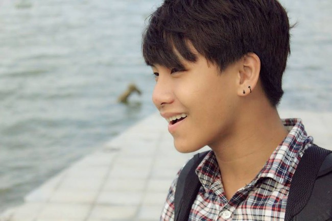 Clip hai 9x người Huế h&aacute;t mashup liền 30 hit Vpop, trở th&agrave;nh hai ch&agrave;ng trai hot nhất ng&agrave;y h&ocirc;m nay! - Ảnh 4.