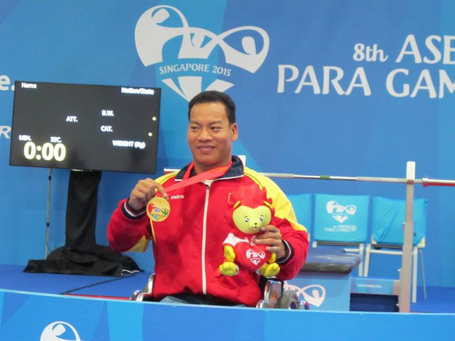 Hạnh phúc đã mỉm cười với nhà vô địch Paralympic Lê Văn Công - Ảnh 2.