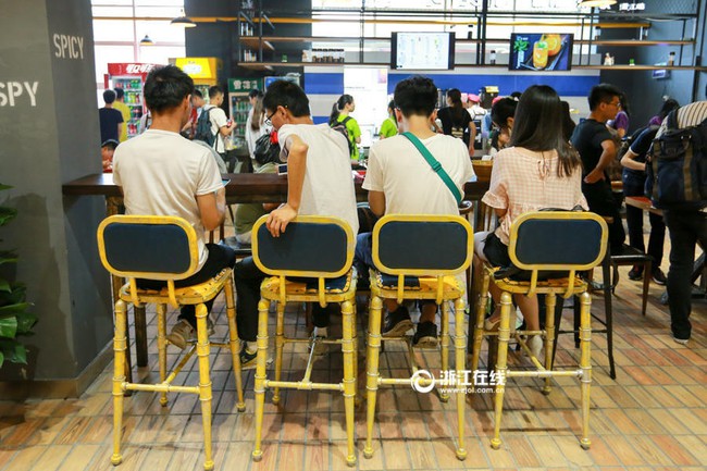 Canteen sạch đẹp như nhà hàng 5 sao của sinh viên Trung Quốc khiến ai cũng phát thèm - Ảnh 5.