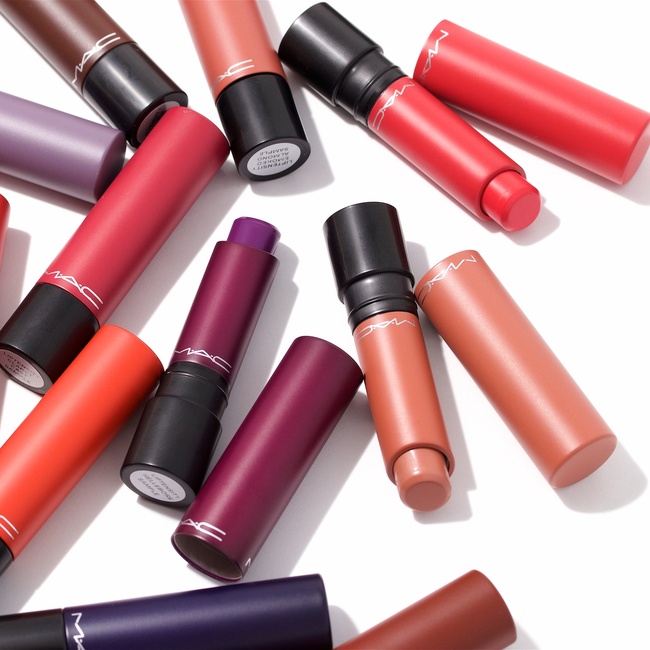 2 thỏi son mới của Chanel v&agrave; MAC c&oacute; g&igrave; hay m&agrave; c&aacute;c c&ocirc; n&agrave;ng lại ph&aacute;t sốt đến như vậy? - Ảnh 12.