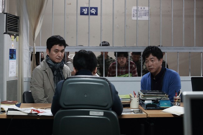 Điện ảnh Hàn tháng 12: Sân khấu của Kim Woo Bin và Kang Dong Won? - Ảnh 17.
