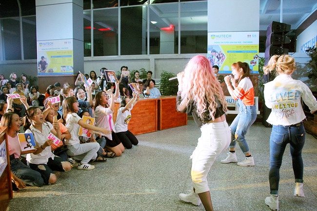 Vắng sư phụ Đ&ocirc;ng Nhi, Lip B vẫn tự tin đốt ch&aacute;y s&acirc;n khấu trong tour diễn đầu ti&ecirc;n - Ảnh 5.
